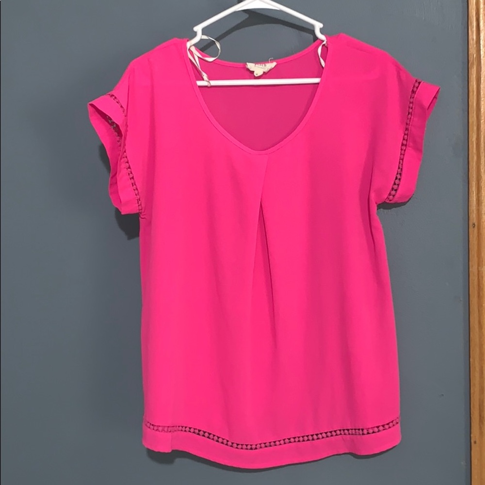 Hot pink crepe material dress shirt scoop neck
